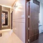 3br Designer With Outdoor Space, Wifi & Ac By 360 Estates