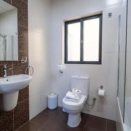 Apartamento 3br Designer With Outdoor Space, Wifi & Ac By 360 Estates Ta' Penza