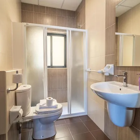 3br Designer With Outdoor Space, Wifi & Ac By 360 Estates Apartamento *