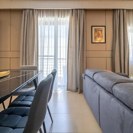 3br Designer With Outdoor Space, Wifi & Ac By 360 Estates *