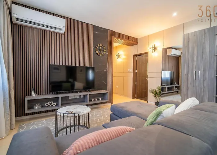 3br Designer With Outdoor Space, Wifi & Ac By 360 Estates Διαμέρισμα *