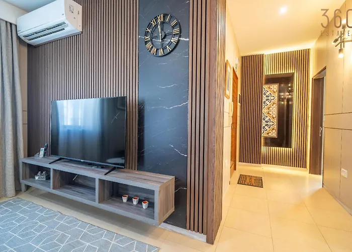 Διαμέρισμα 3br Designer With Outdoor Space, Wifi & Ac By 360 Estates