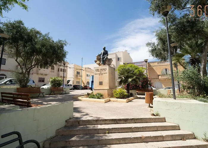 3br Designer With Outdoor Space, Wifi & Ac By 360 Estates