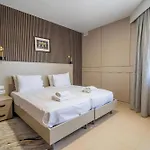 Апартаменты 3br Designer With Outdoor Space, Wifi & Ac By 360 Estates