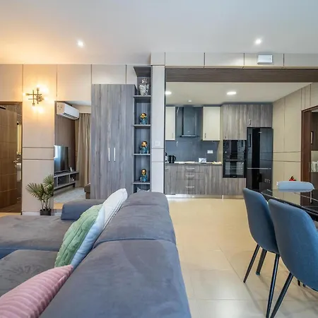 3br Designer With Outdoor Space, Wifi & Ac By 360 Estates Ta' Penza