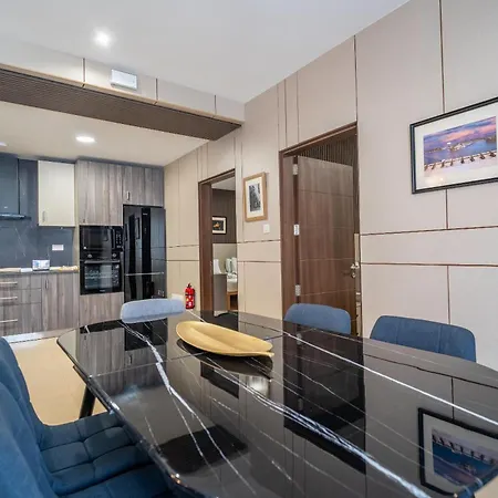 Appartement 3br Designer With Outdoor Space, Wifi & Ac By 360 Estates Ta' Penza