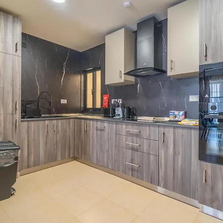 3br Designer With Outdoor Space, Wifi & Ac By 360 Estates Ta' Penza