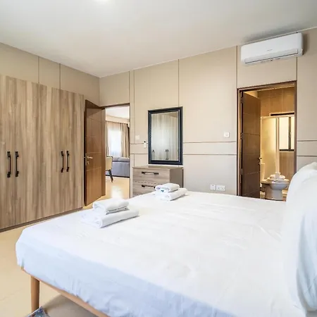 Appartement 3br Designer With Outdoor Space, Wifi & Ac By 360 Estates Ta' Penza