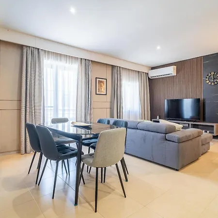 Appartement 3br Designer With Outdoor Space, Wifi & Ac By 360 Estates *