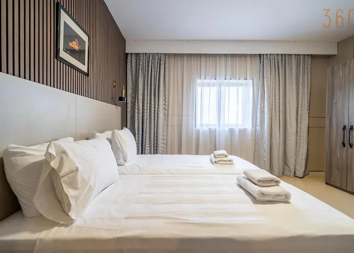 3br Designer With Outdoor Space, Wifi & Ac By 360 Estates Apartamento