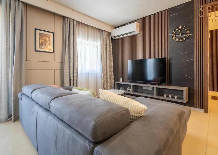 3br Designer With Outdoor Space, Wifi & Ac By 360 Estates Apartment *