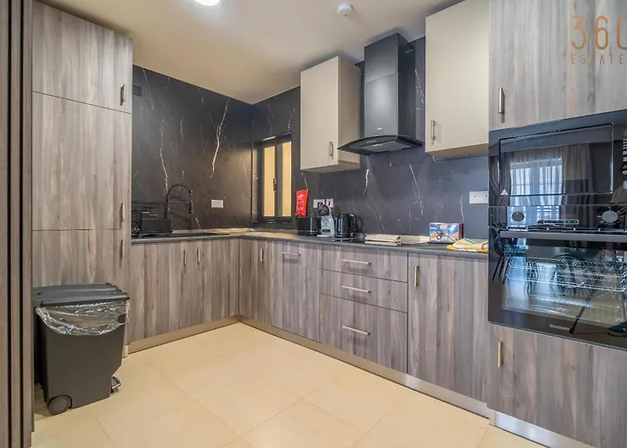 3br Designer With Outdoor Space, Wifi & Ac By 360 Estates Ta' Penza