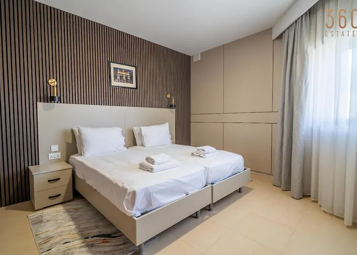 Apartamento 3br Designer With Outdoor Space, Wifi & Ac By 360 Estates